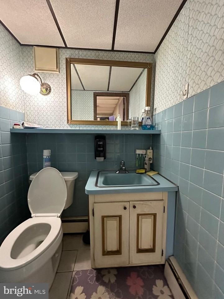 2033 W Passyunk Ave #1stFL - Photo 6 of 7