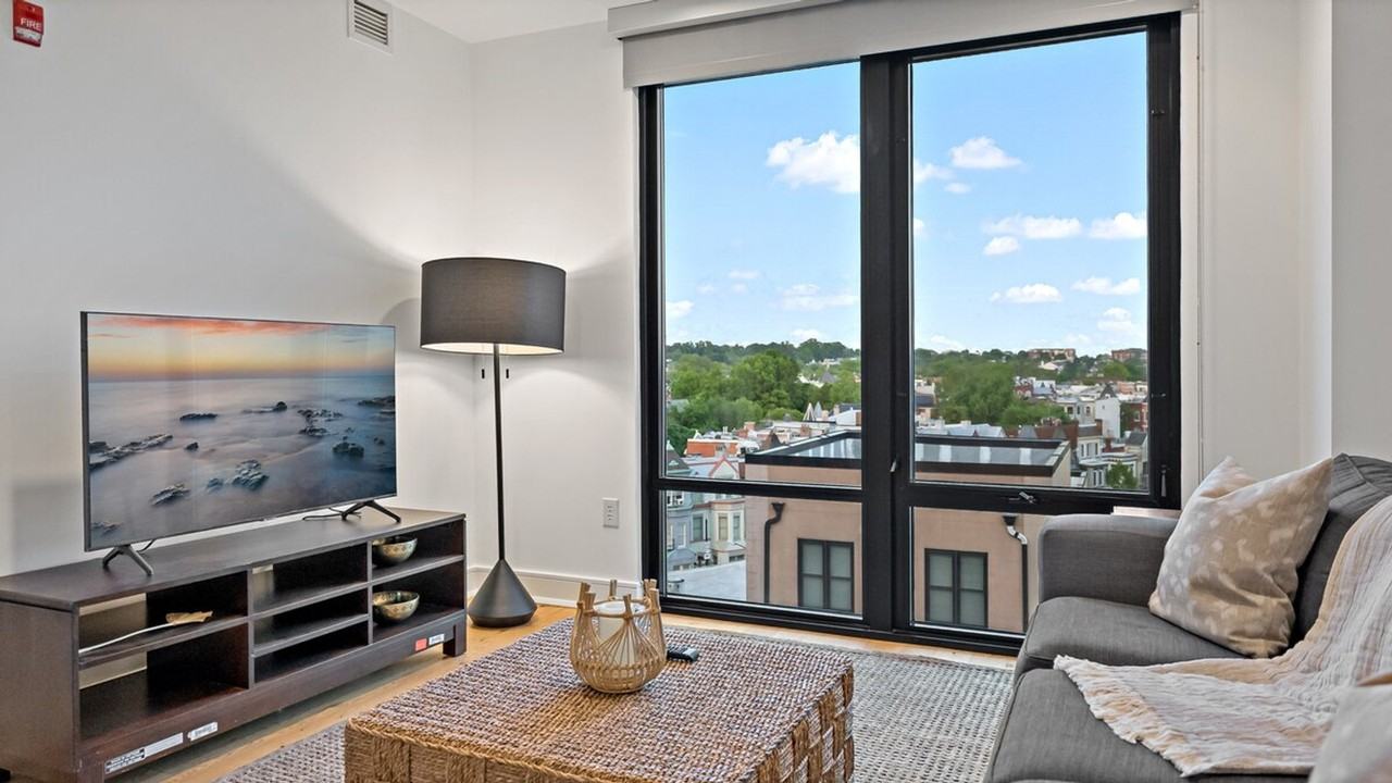 1852 7th St Nw #1395394P - Photo 2 of 33