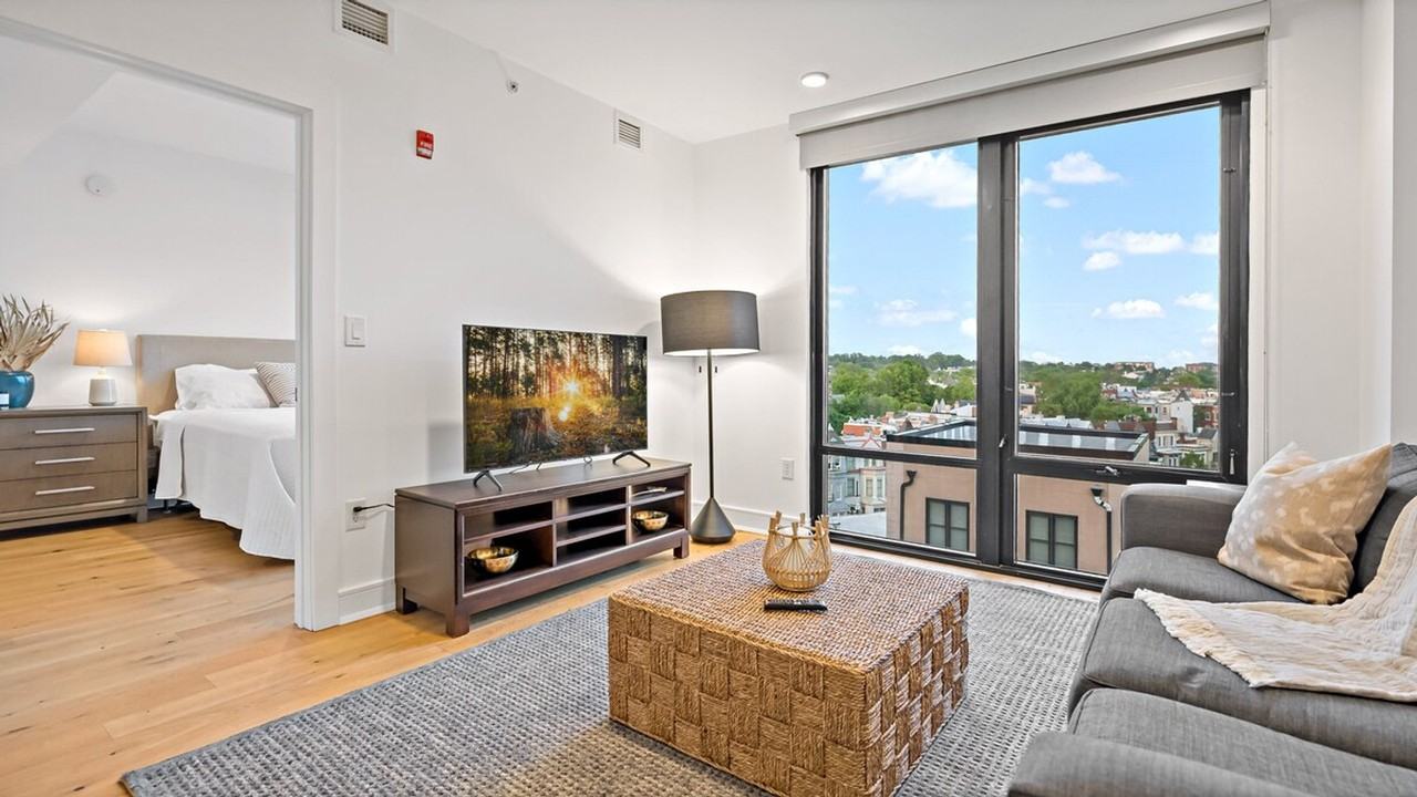 1852 7th St Nw #1395394P - Photo 4 of 33