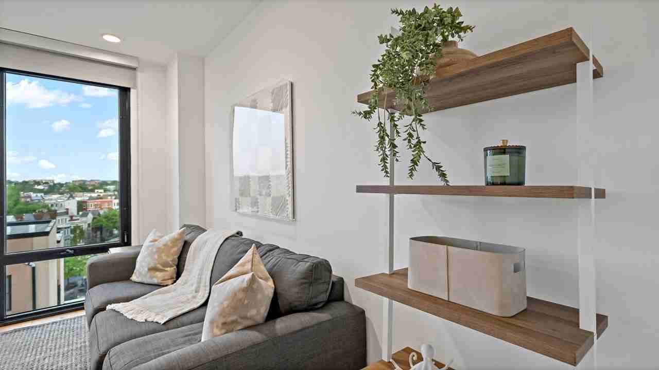 1852 7th St Nw #1395394P - Photo 6 of 33