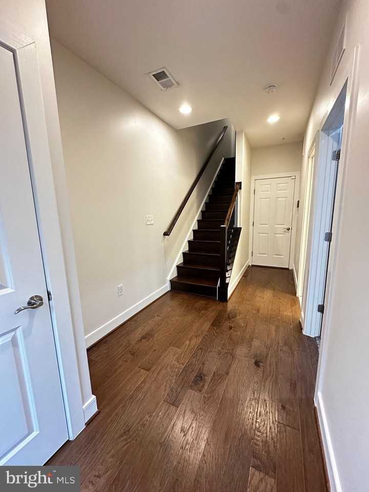 443 Nottoway Walk - Photo 2 of 24