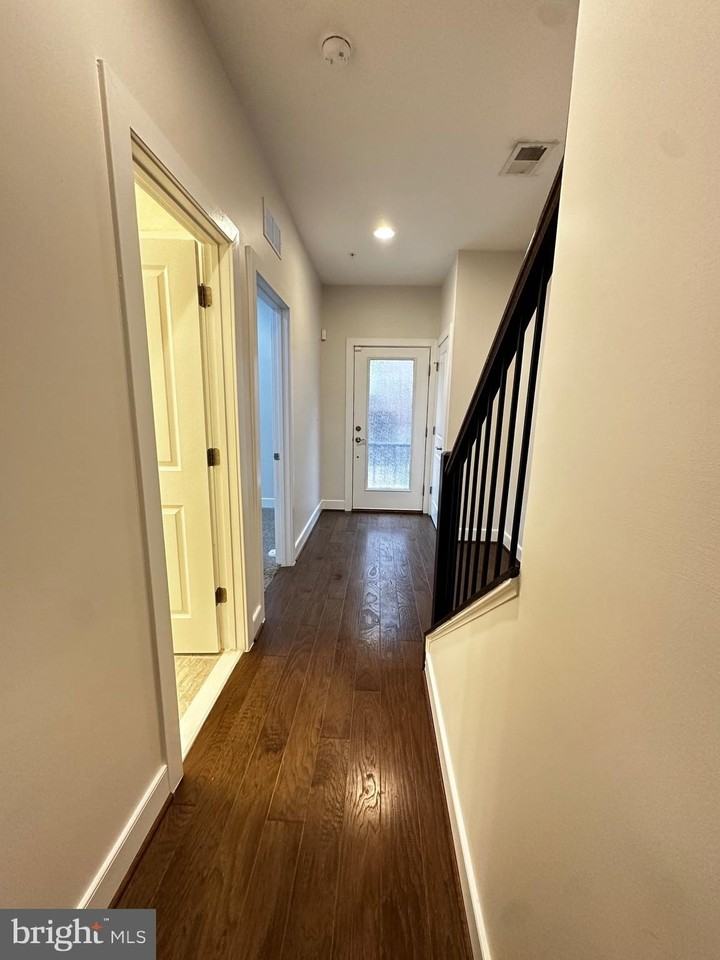 443 Nottoway Walk - Photo 3 of 24