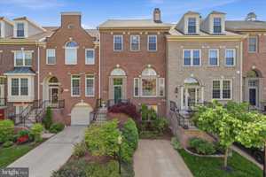 featured image of 5551 Sully Lake Dr