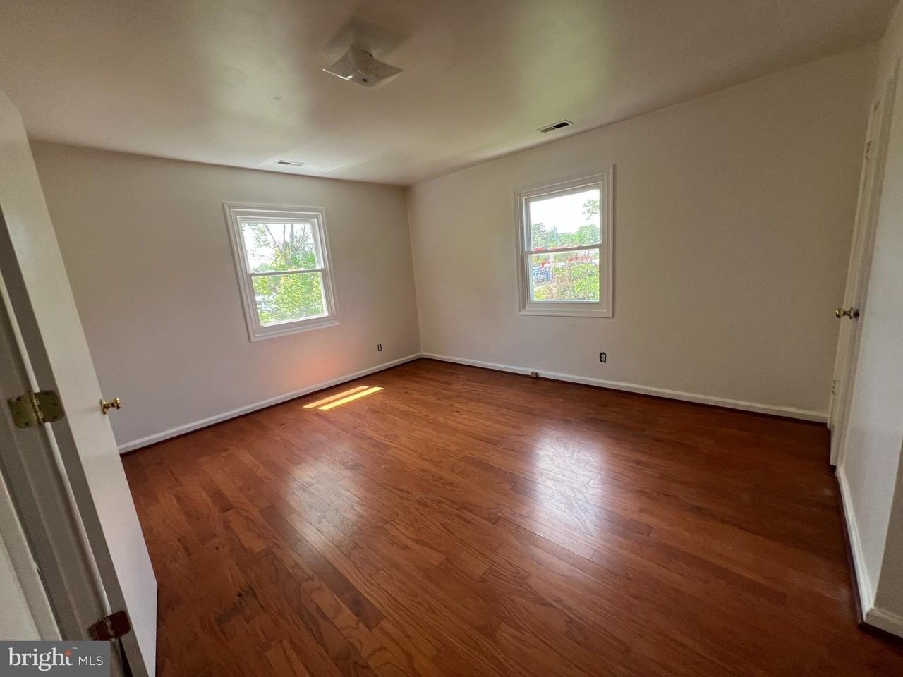 5309 Mitchell St - Photo 6 of 14