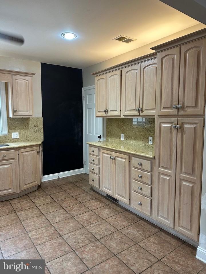 4016 Trapp Rd - Photo 7 of 35