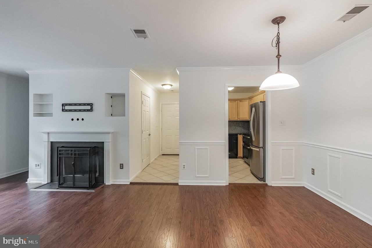 2811 Lee Oaks Ct #304 - Photo 6 of 30