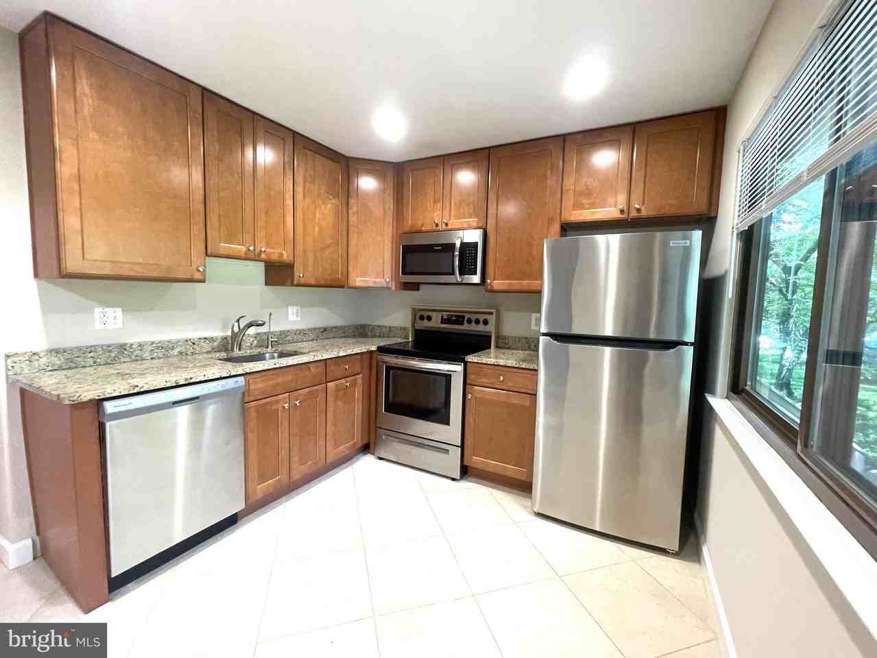 2661 Glengyle Dr #58 - Photo 3 of 22