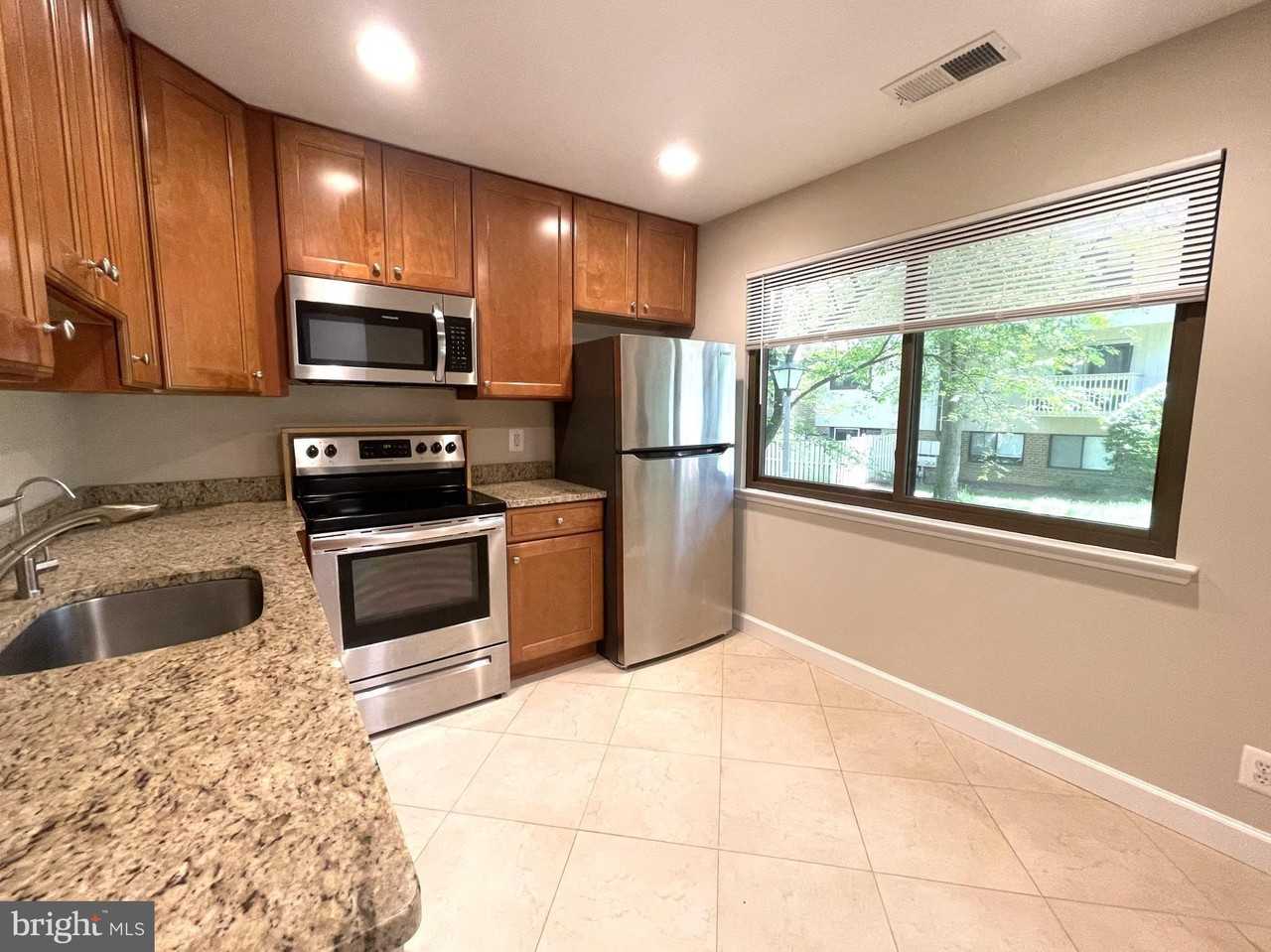 2661 Glengyle Dr #58 - Photo 4 of 22