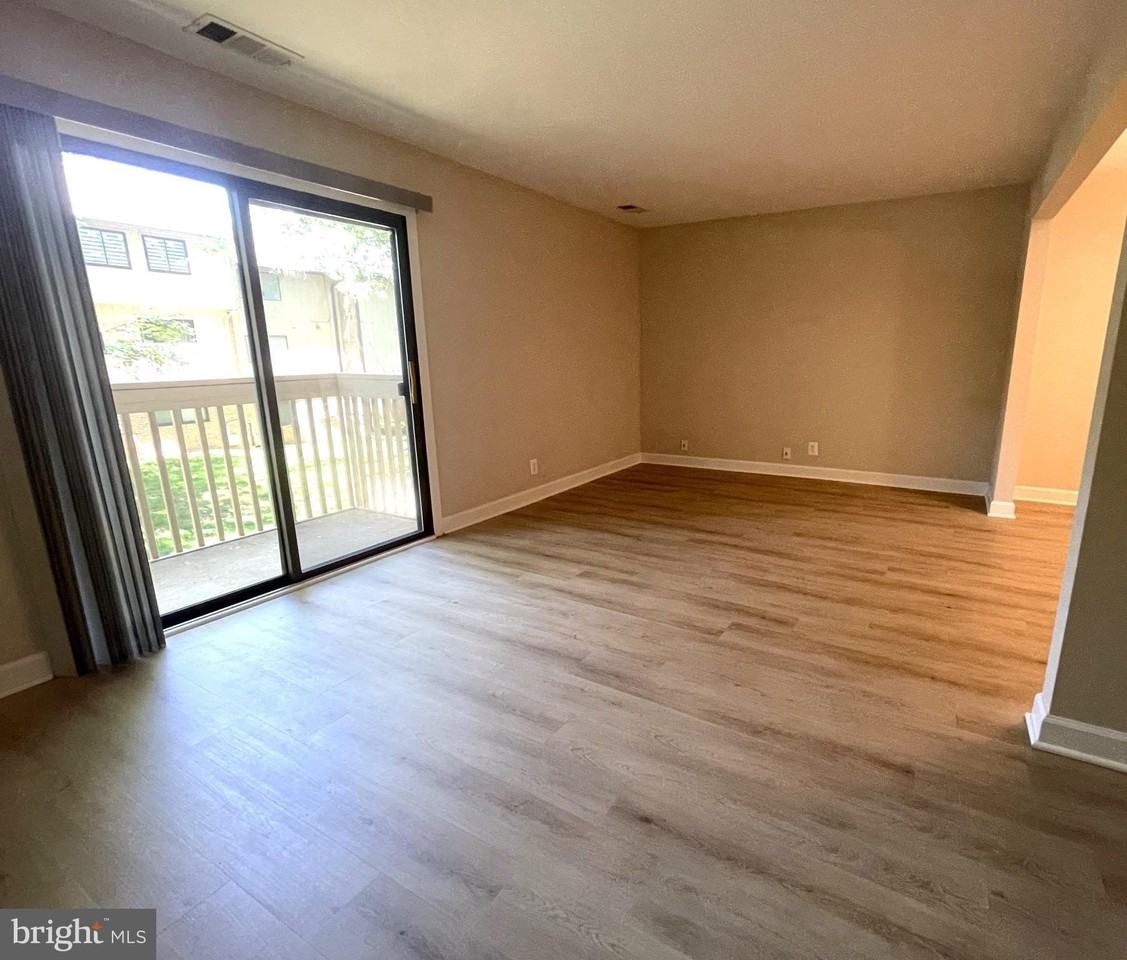 2661 Glengyle Dr #58 - Photo 5 of 22