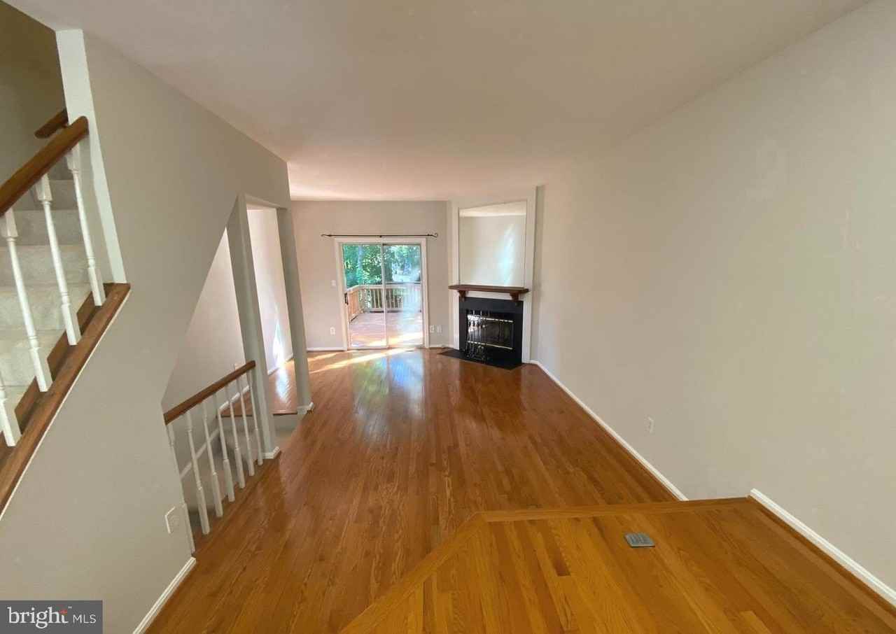 11198 Silentwood Ln - Photo 7 of 21