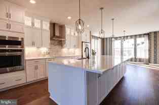 928 California Dr Ne - Photo 1 of 1