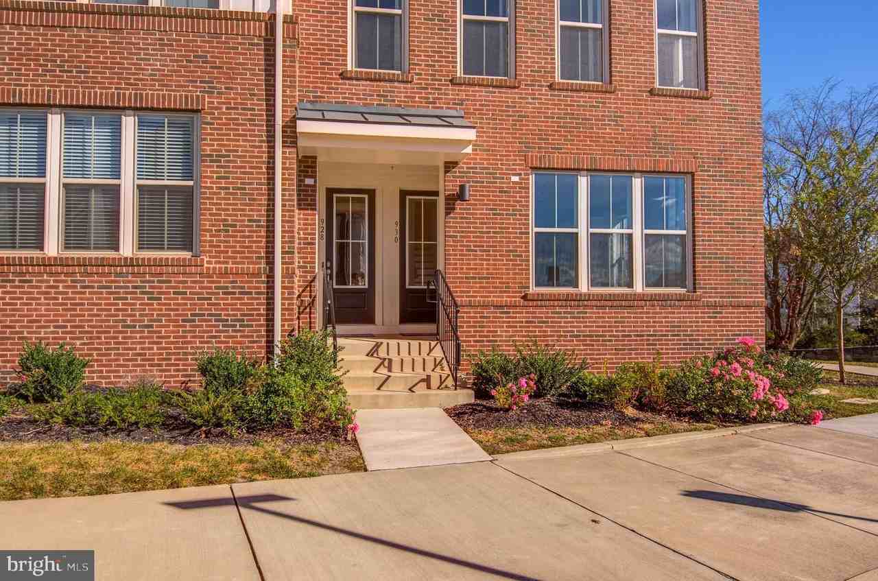 928 California Dr Ne - Photo 3 of 50