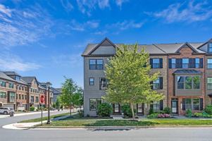 featured image of 43509 Apple Orchard Sq