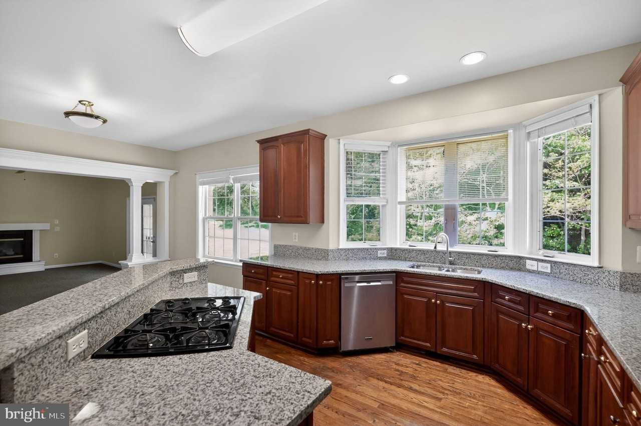 3627 Serendipity Rd - Photo 4 of 31