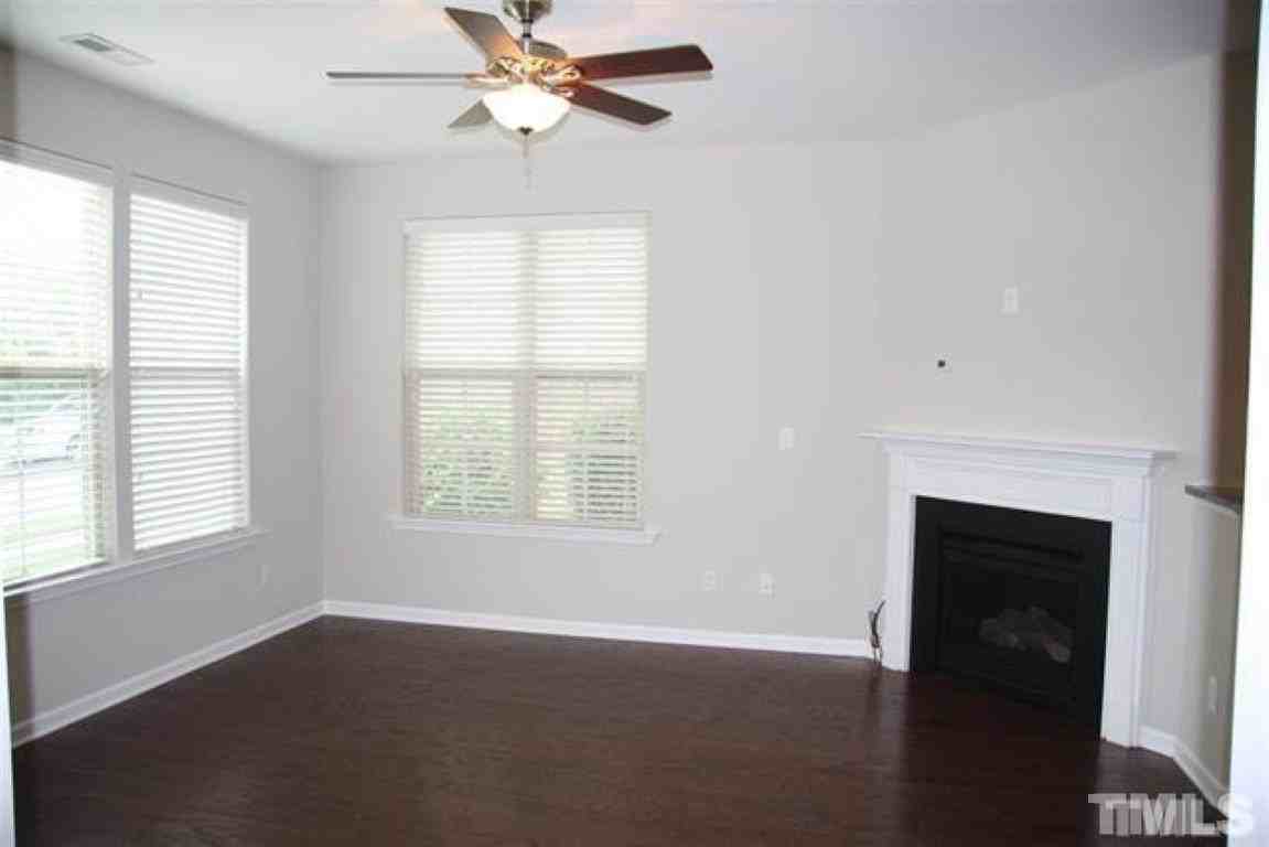 1536 Alemany St - Photo 5 of 29