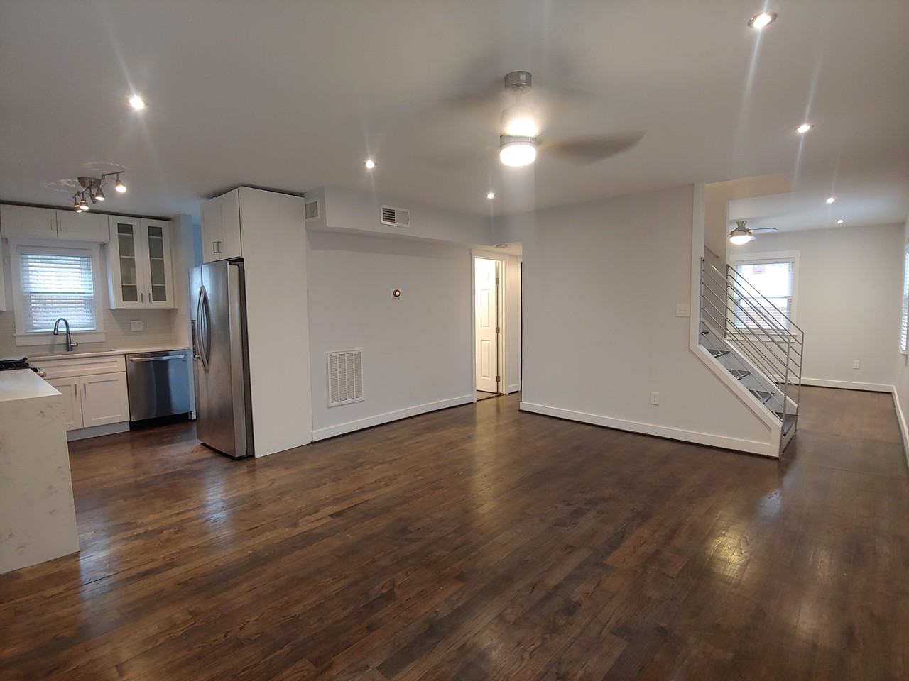 2510 Jamaica Dr - Photo 3 of 20