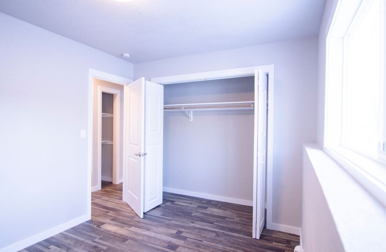 2810 W Northern Lights Blvd #1 - Photo 5 of 11