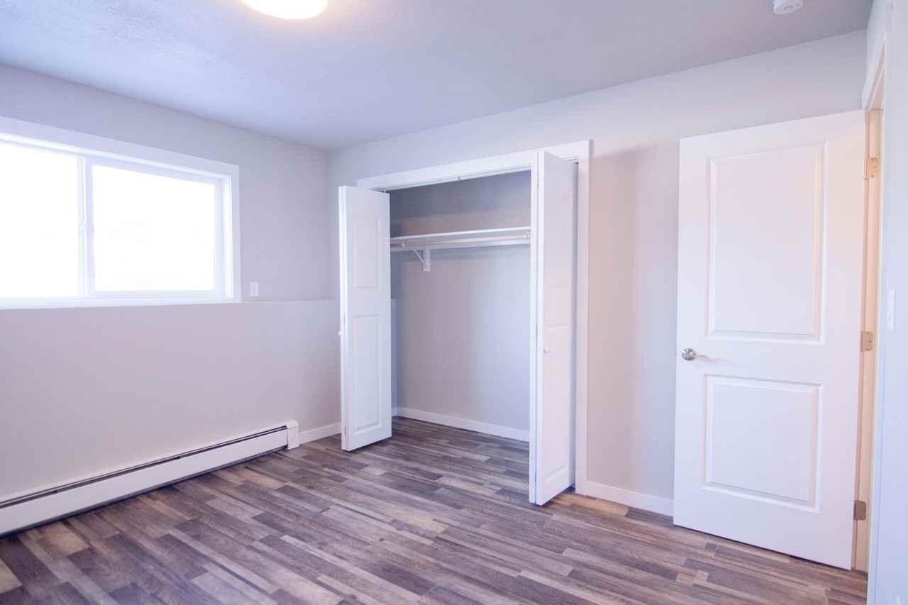 2810 W Northern Lights Blvd #1 - Photo 7 of 11