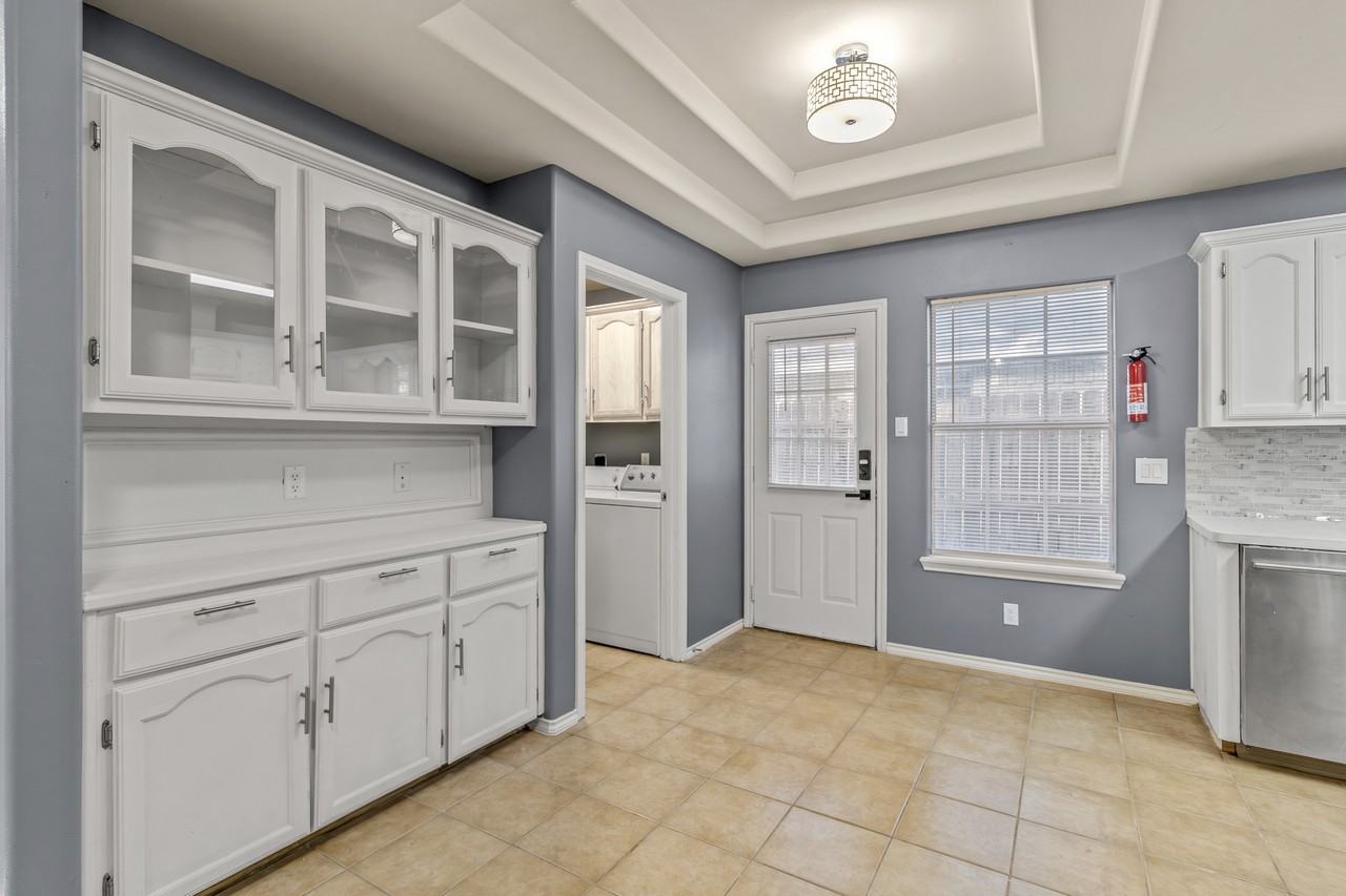 2509 Toledo Ave #4 - Photo 4 of 11