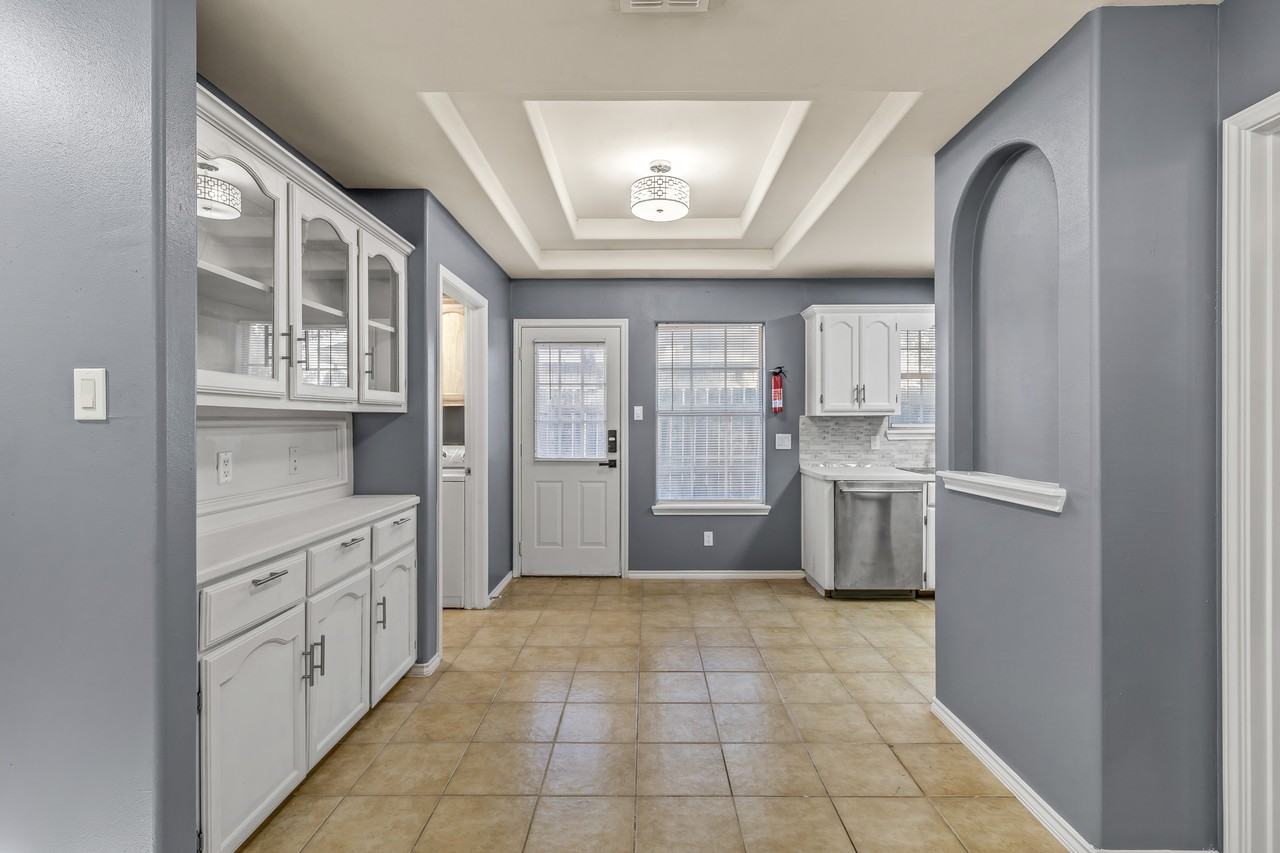 2509 Toledo Ave #4 - Photo 5 of 11