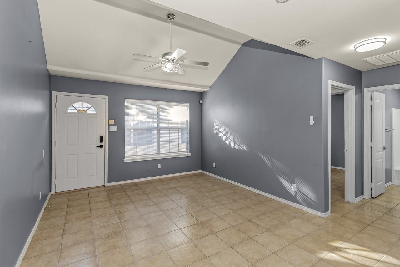 2509 Toledo Ave #4 - Photo 6 of 11