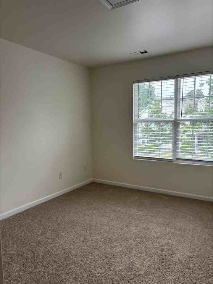 18 Sharpstone Ln - Photo 7 of 12