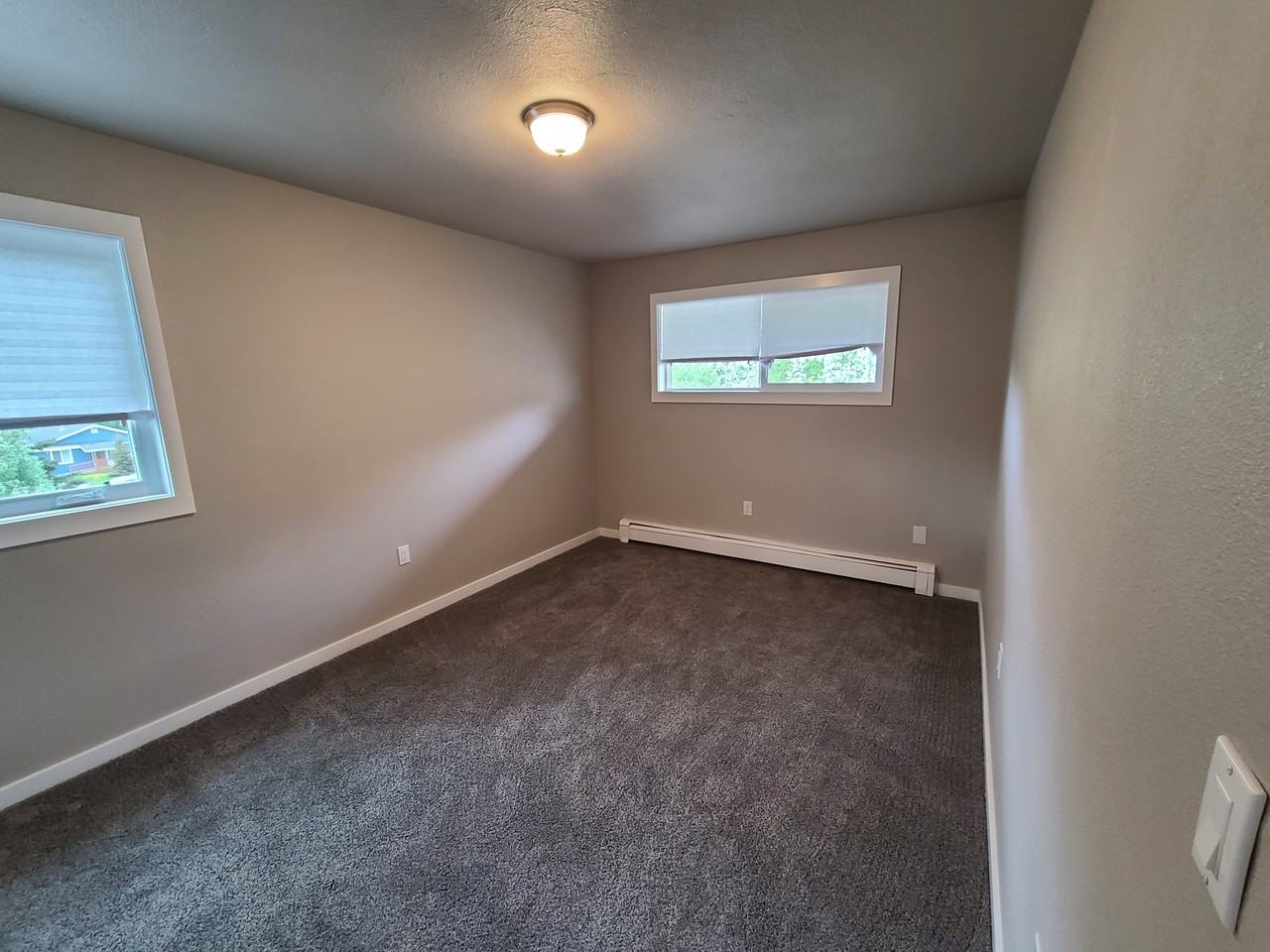 2810 W Northern Lights Blvd #11 - Photo 4 of 11