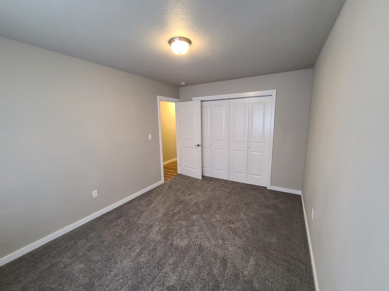 2810 W Northern Lights Blvd #11 - Photo 5 of 11