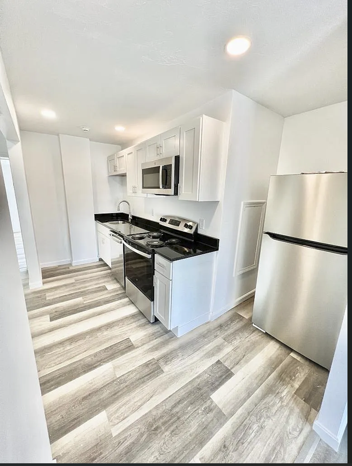 73 Brookside Ave #B - Photo 4 of 5