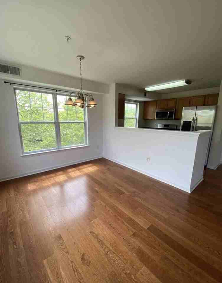 14200 Farnsworth Ln - Photo 7 of 25