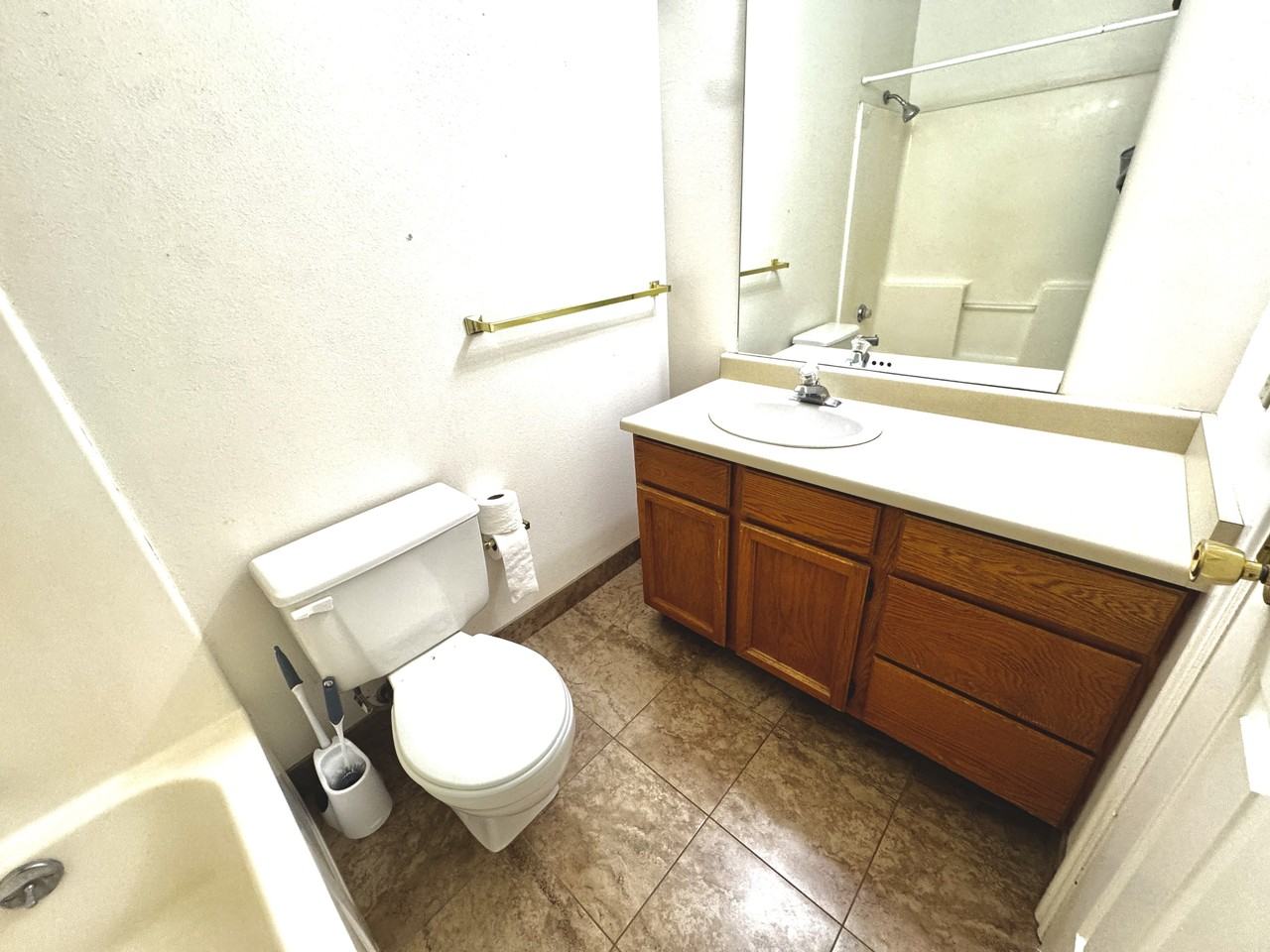 536 Ne, Unitbedroom C - Photo 5 of 22