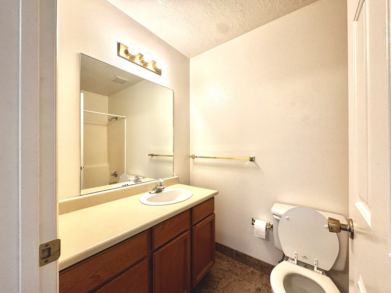 536 Ne, Unitbedroom C - Photo 7 of 22