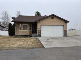 featured image of 1432 Falcon Dr