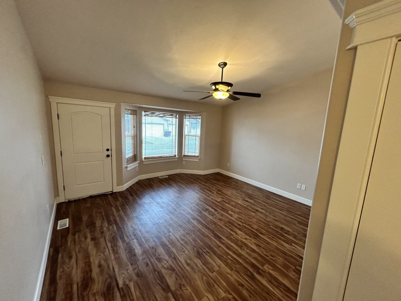1432 Falcon Dr - Photo 3 of 24