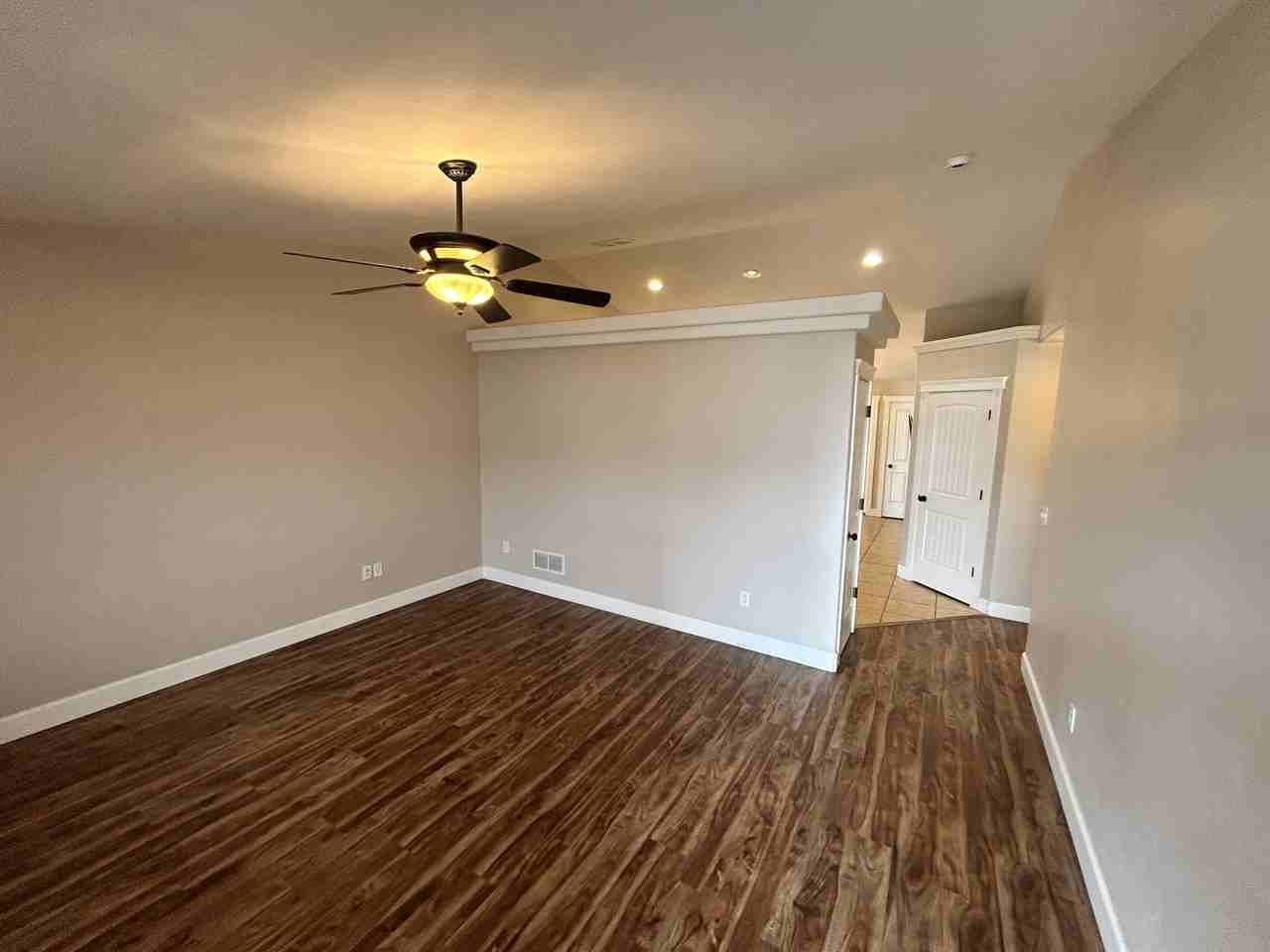1432 Falcon Dr - Photo 4 of 24