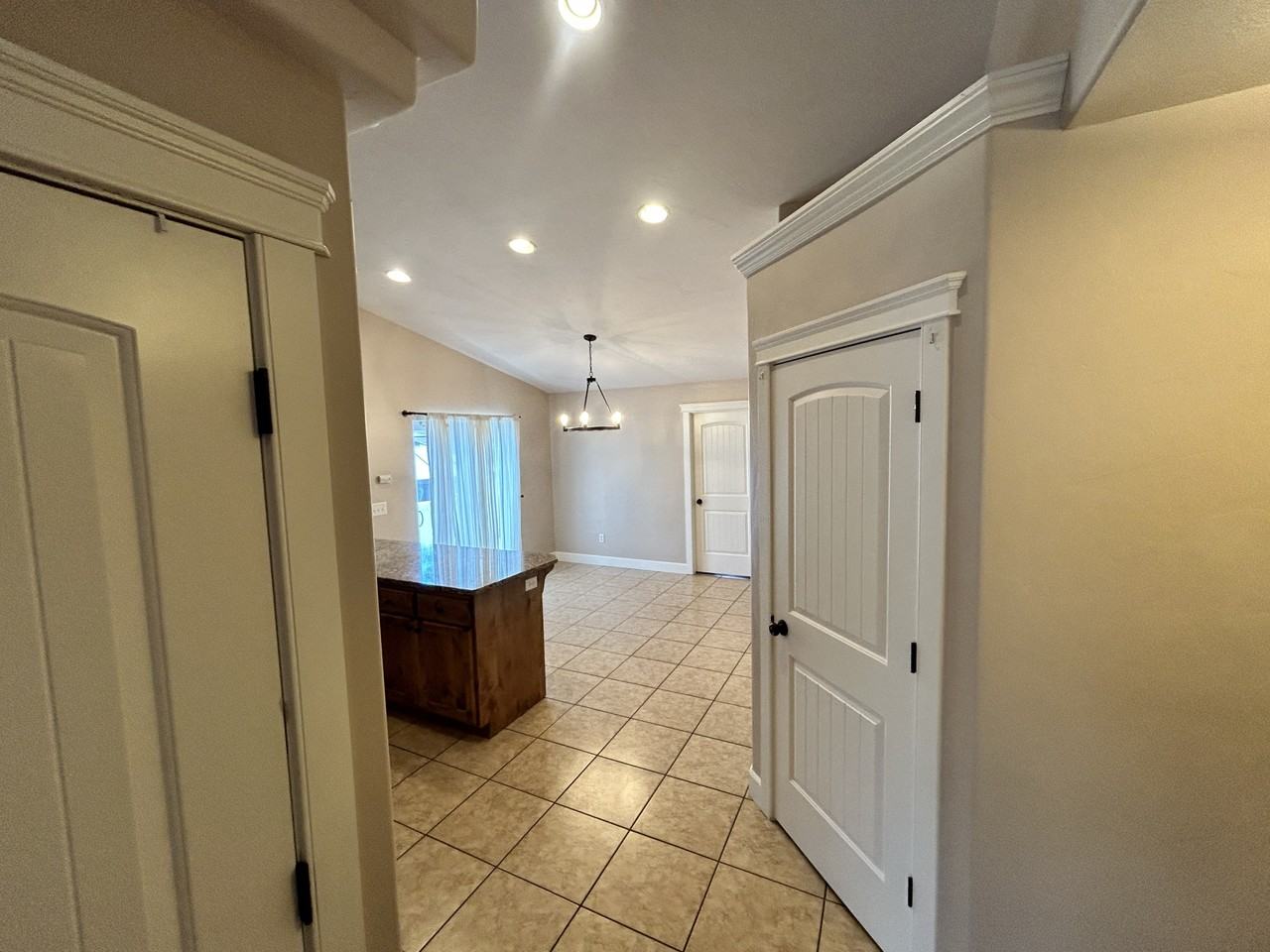 1432 Falcon Dr - Photo 5 of 24