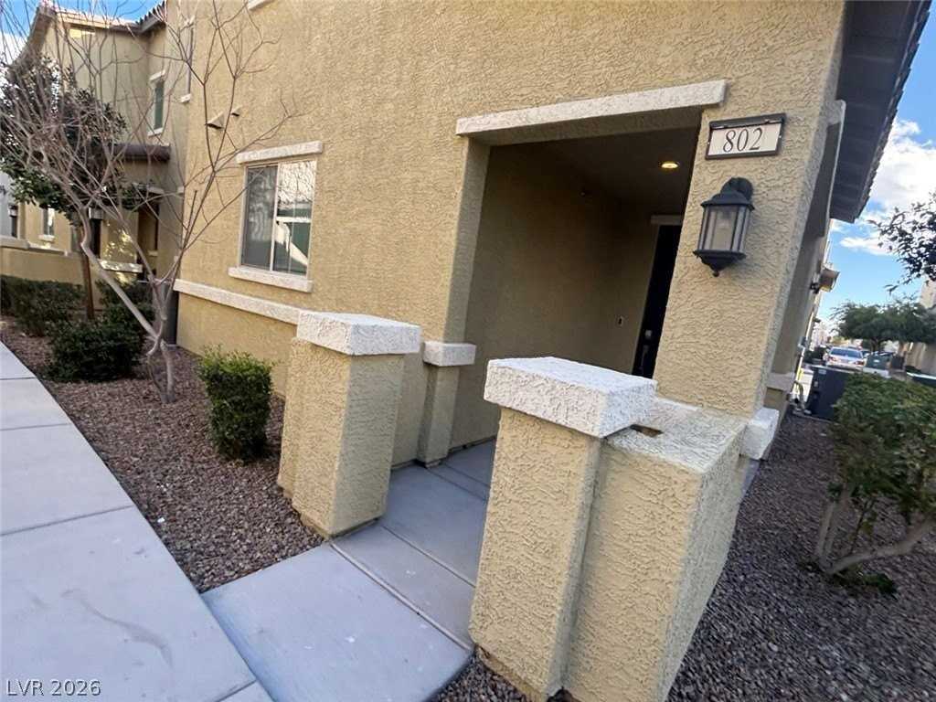 802 Spring Estates Ave - Photo 5 of 50