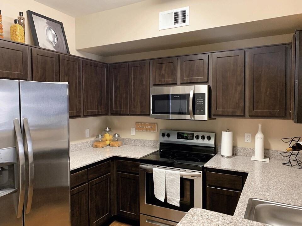 13709 Travis Heights Ln #CPCR - Photo 2 of 11