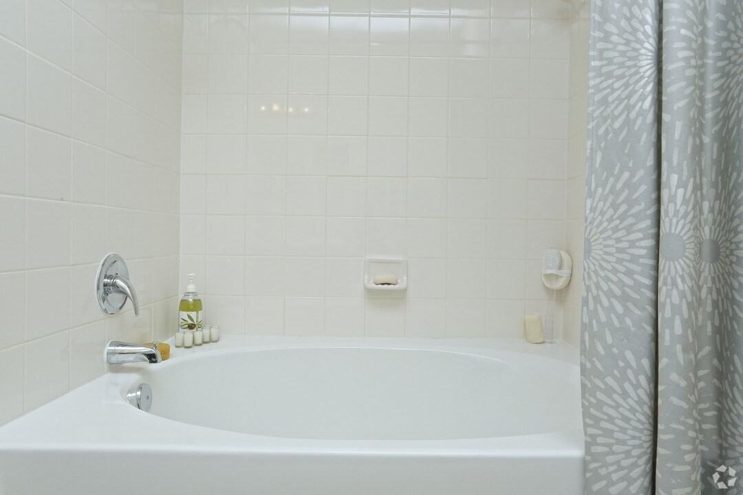 13709 Travis Heights Ln #CPCR - Photo 7 of 11