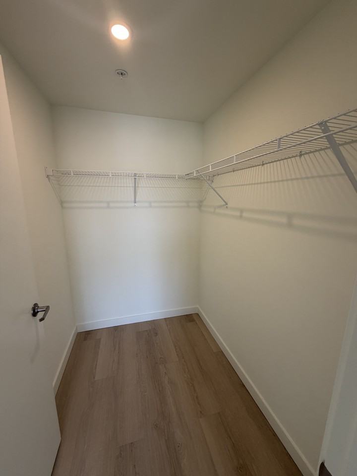 529 Northeast 1st Avenue #S5 - Photo 2 of 32