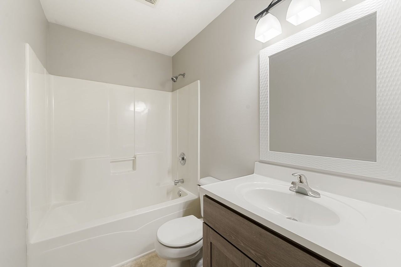 1477 Stonefield Dr - Photo 5 of 25