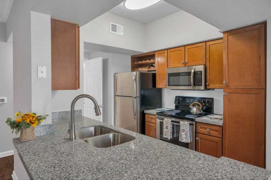 6160 E Sam Houston Pkwy N #SEO8 - Photo 2 of 15