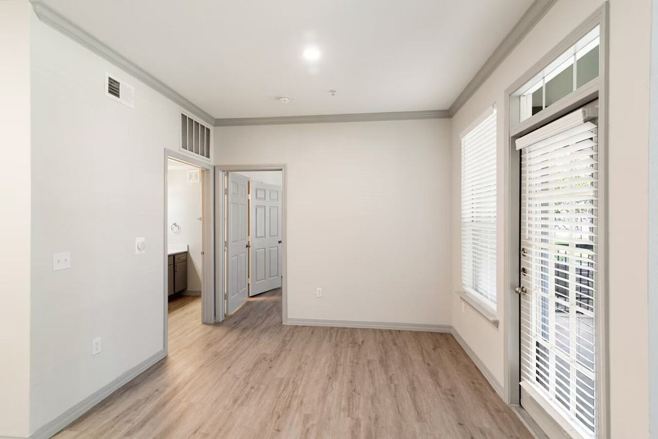 21101 Kingsland Blvd - Photo 3 of 8