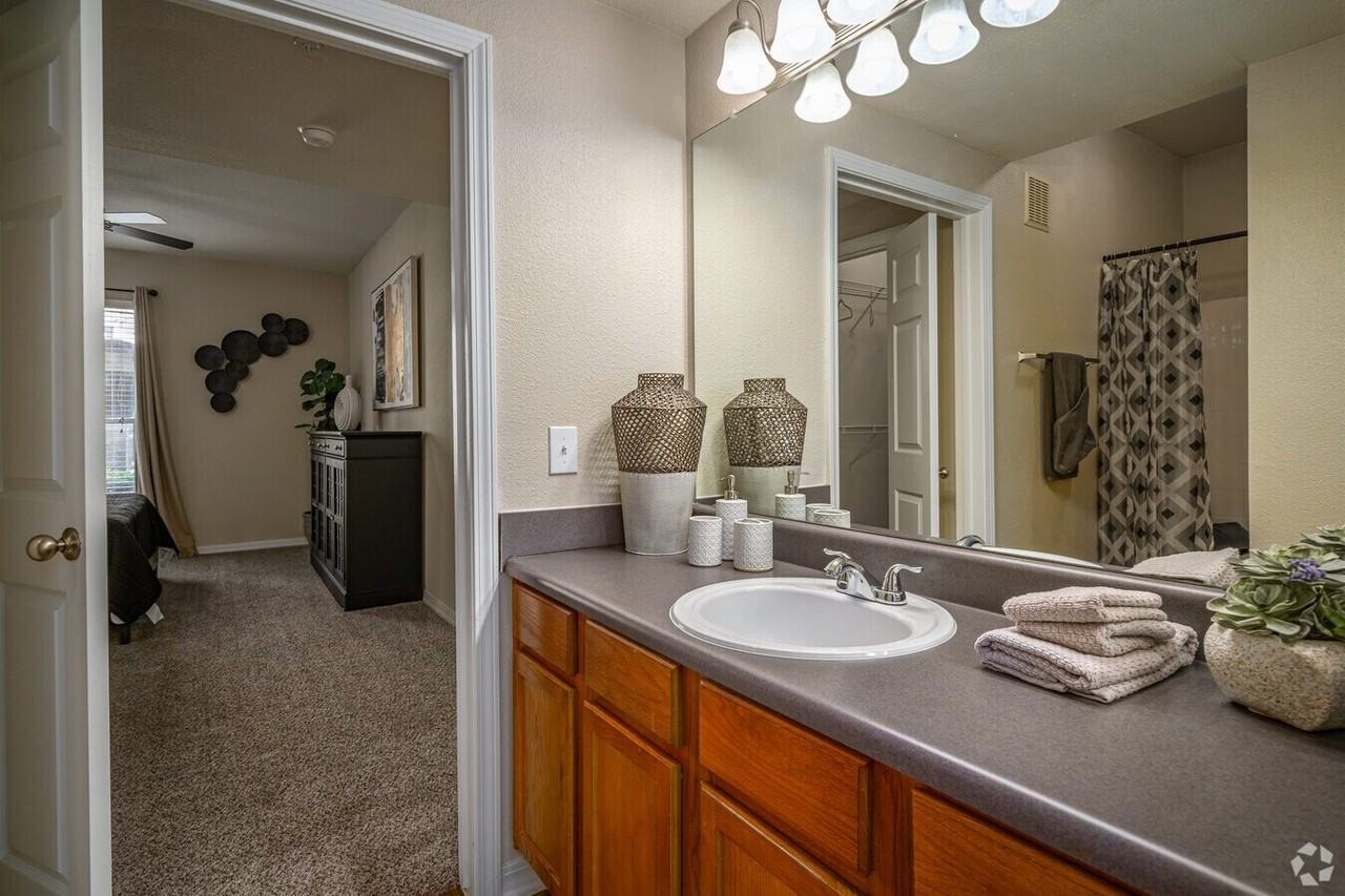 21101 Kingsland Blvd - Photo 5 of 14