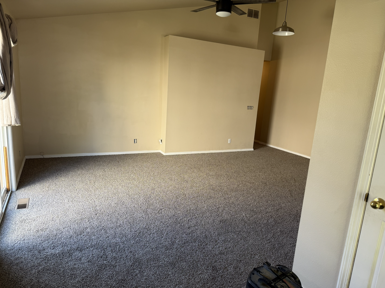 3027 W Madison Ave - Photo 2 of 17