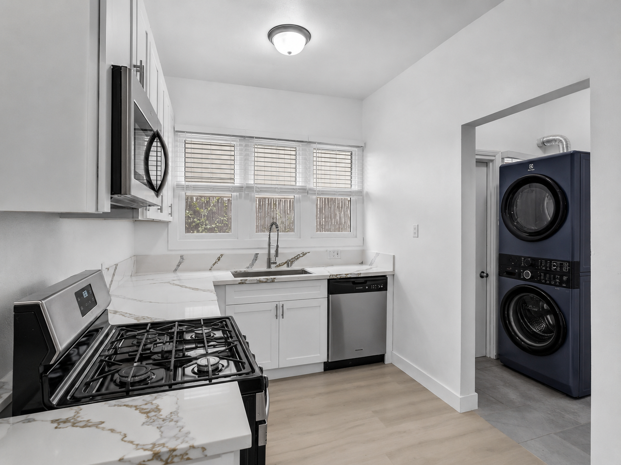 211 N Vendome St #A - Photo 4 of 12