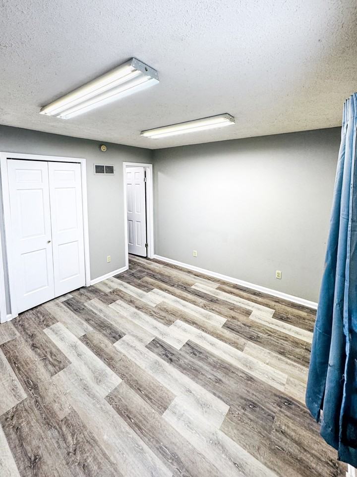 225 W Jefferson St #5 - Photo 5 of 11