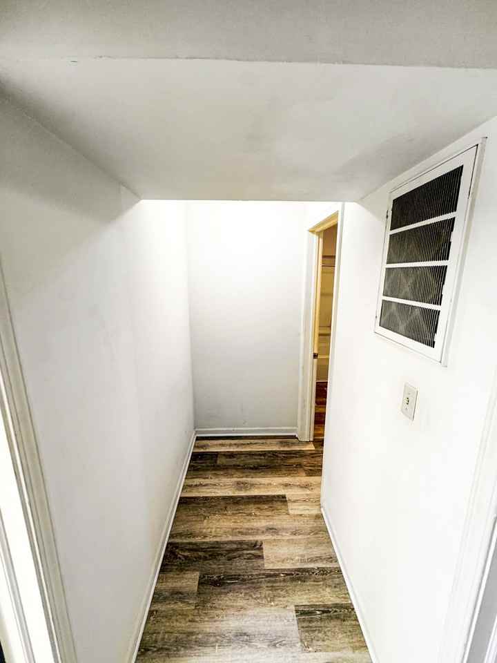 225 W Jefferson St #5 - Photo 6 of 11