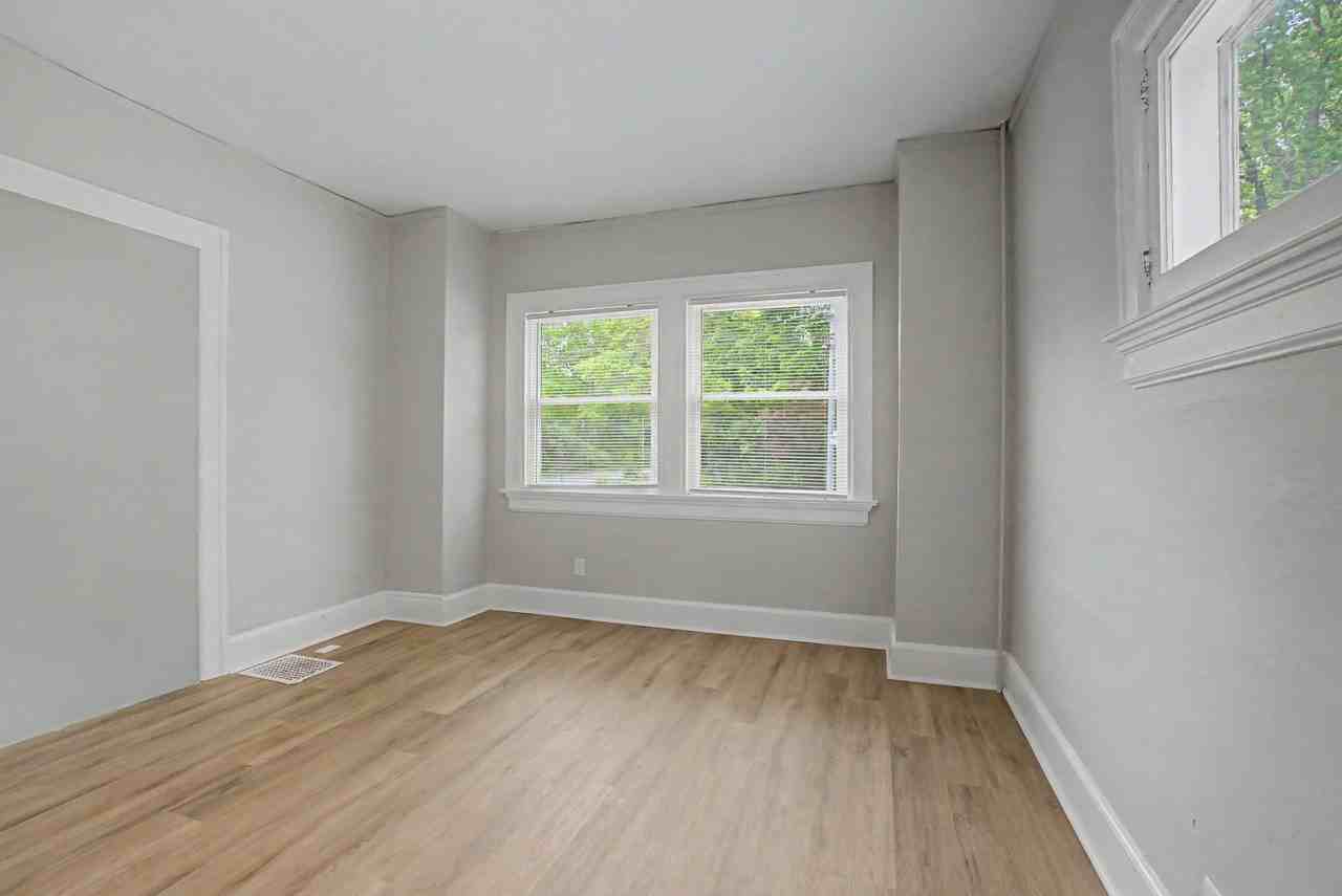 2600 Wayne Ave - Photo 5 of 28