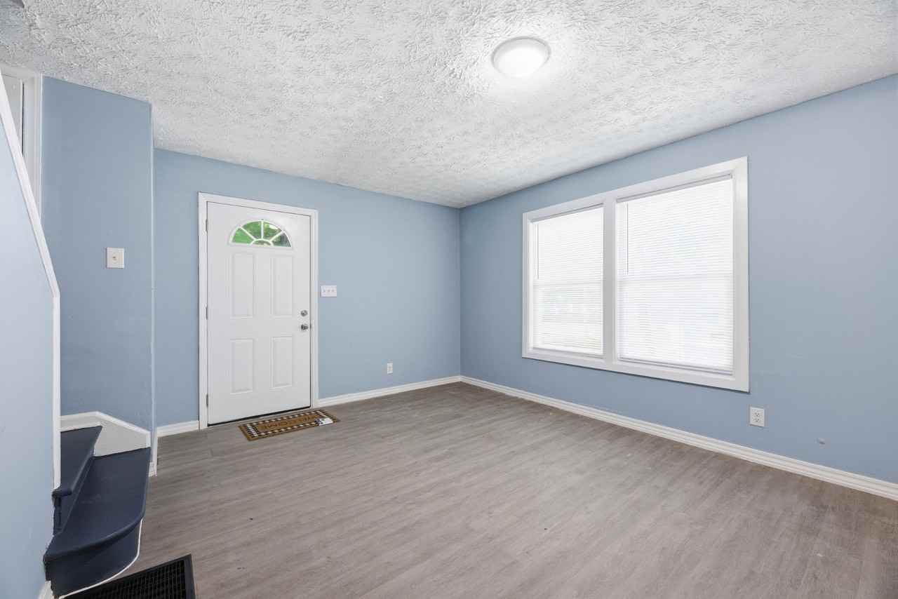 1208 E 26th Ave #1-1208 - Photo 3 of 19
